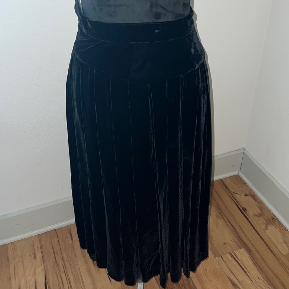 Perry Ellis Portfolio Petites Sz 2 Black velvet full skirt rayon‎ silk blend